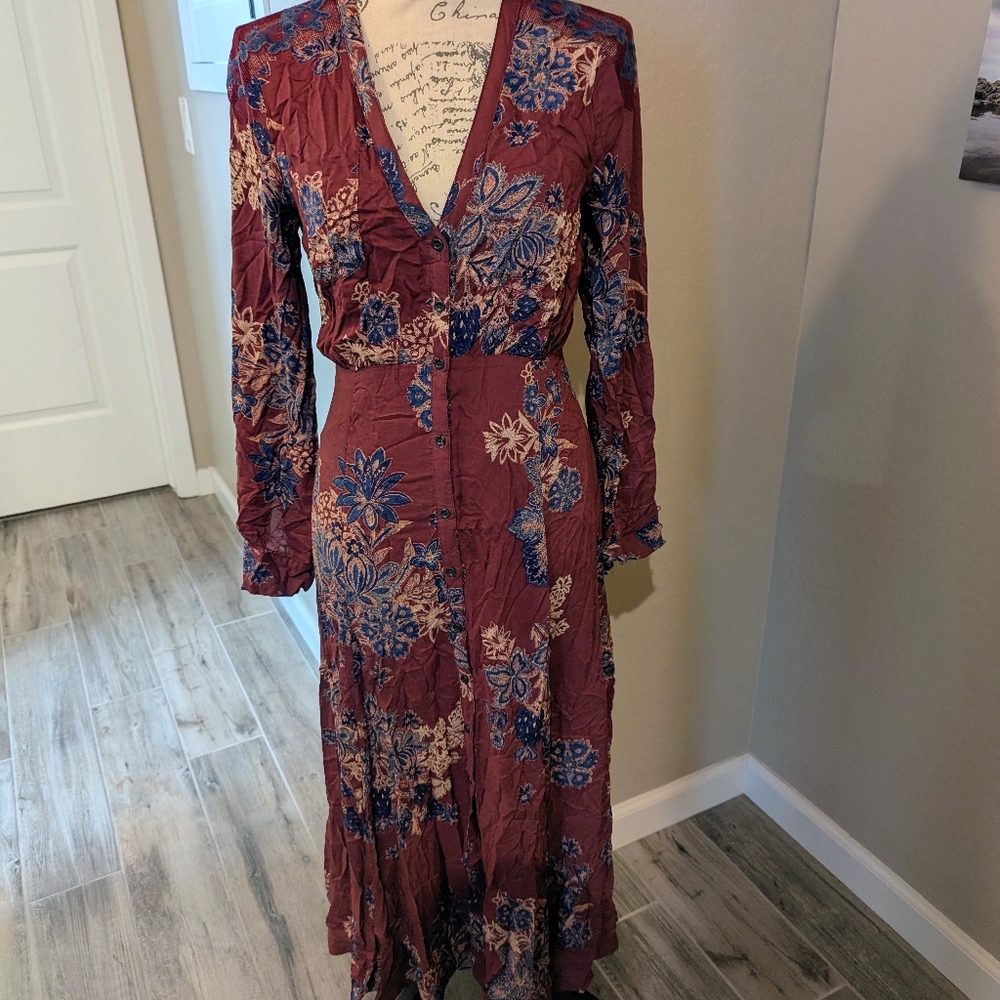 Free People Maxi Dress Floral V-Neck Maxi Dress Size 4 Long Sleeve